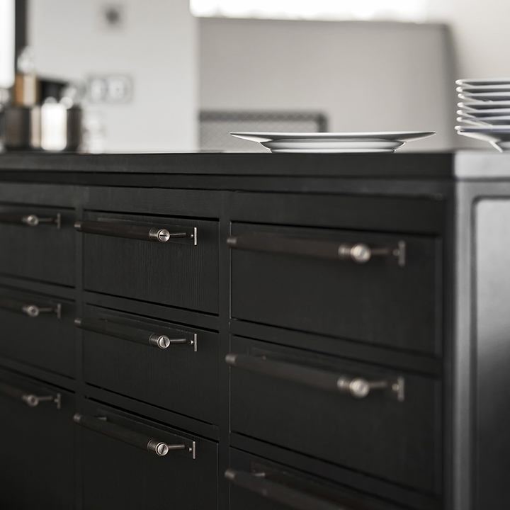 Pull Bar / Plate / Large / Black